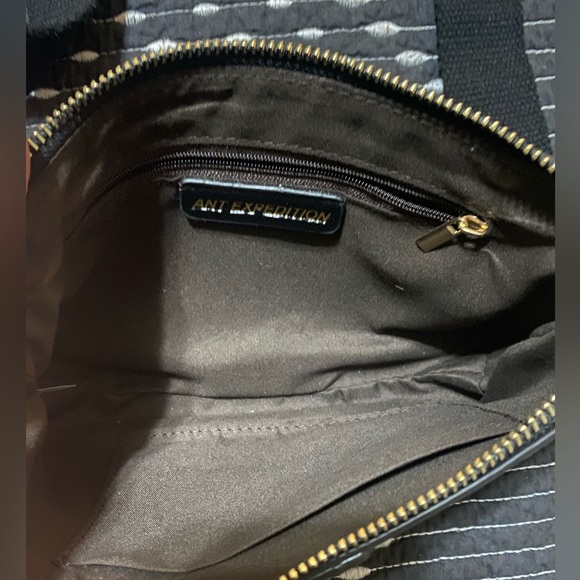 Ant Expedition Black Crossbody - Picture 3 of 4